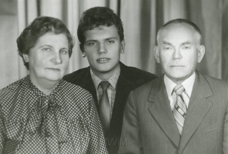 KKE 4174-86.jpg - Jadwiga (Lancewiczówna) z mężem Eugeniuszem Zabagońskim i synem Jerzym.